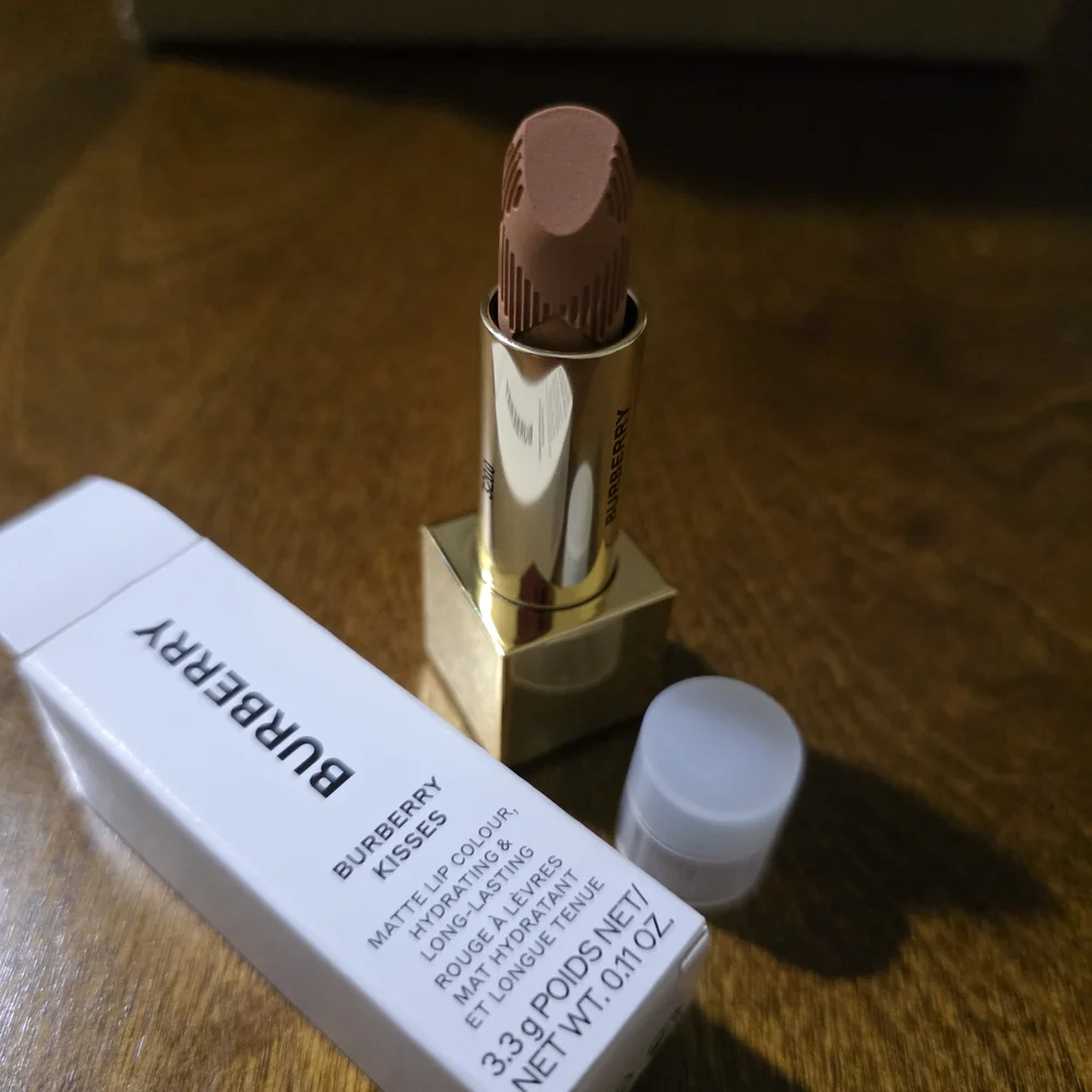 Burberry Kisses Matte Lipstick In Beige Archive 00 New (Replacement Cap) - Picture 1 of 6